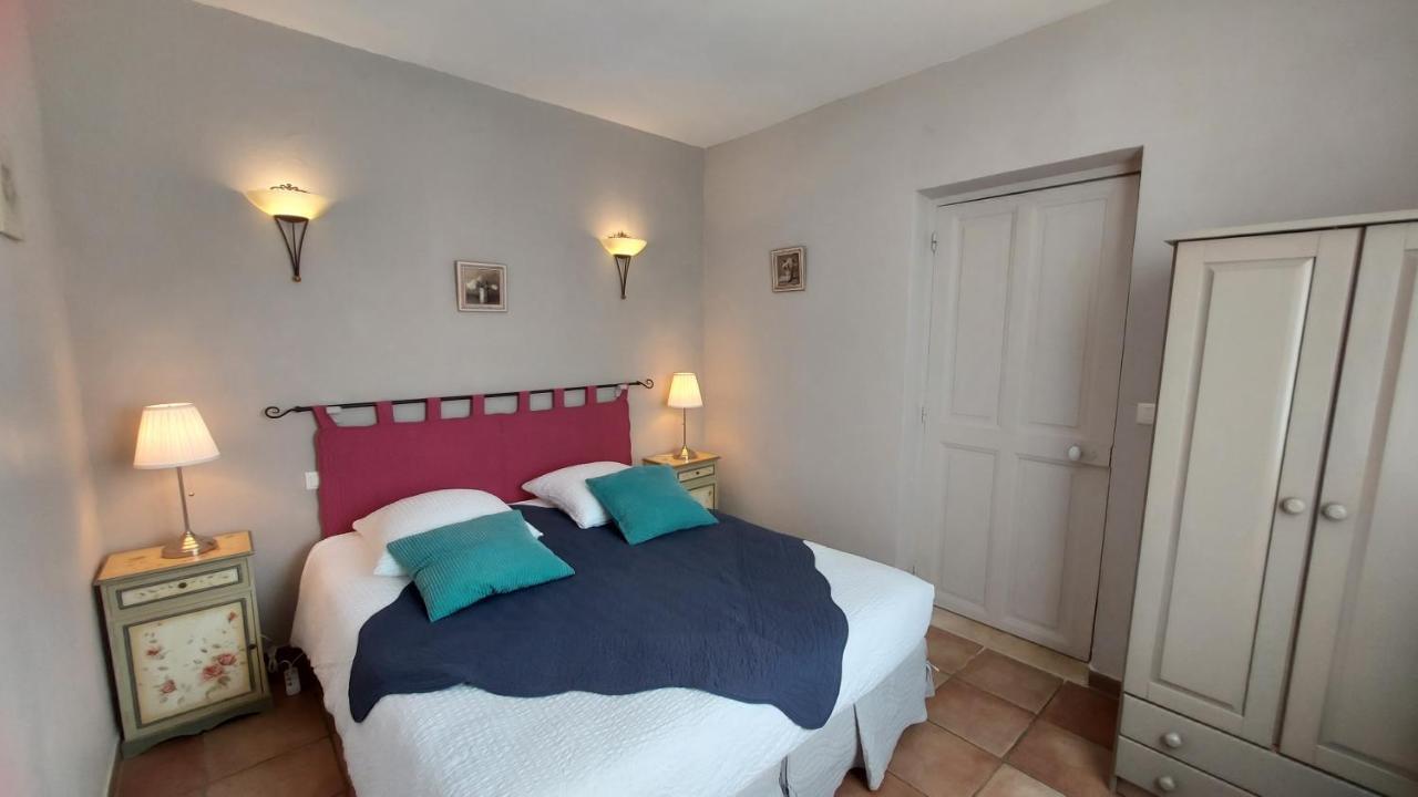 La Bastide Des Amouriers Caumont-sur-Durance Esterno foto
